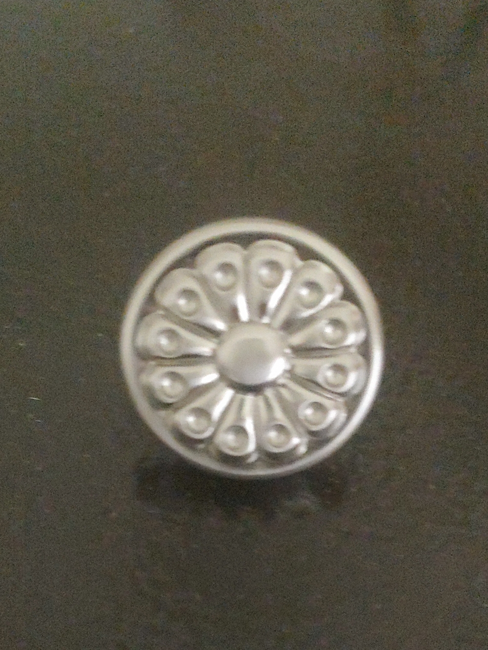 Decorative Silver Medallion Drawer/Cabinet Hardware